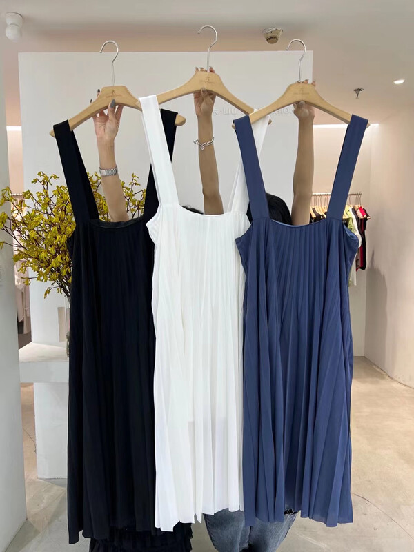 [vi.liu Liu] sling Pleated Dress 60605\zxl