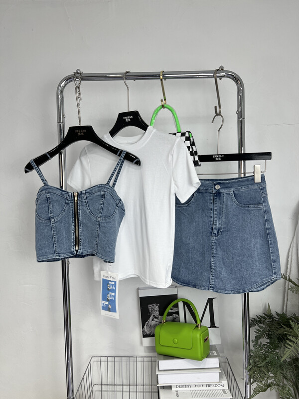 [Fanfan] fashion aging sweet and spicy T-shirt + washed denim vest + slim half suit 288\zxx