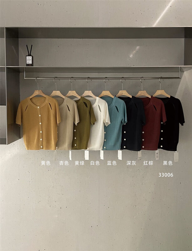 Original price 88.99! [clean space] Korean solid color hollow out breasted sweater 33006# cqw