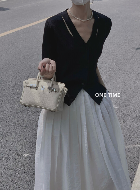 Original price 73.32! [one time] V-neck simple, comfortable and thin knitted cardigan ot7012\jhy