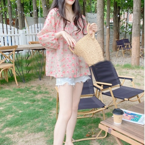 Summer Korean loose V-neck Lantern Sleeve high-end Floral Cotton Linen Shirt Baby Shirt Top