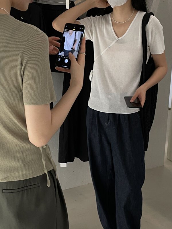 No pressure on the upper body, available in 7 colors [clean space] Korean slim fitting V-neck knitted cardigan 27913# cqw
