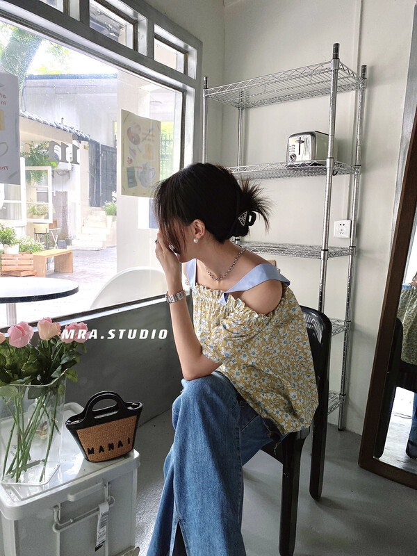 [MRA] patchwork color contrast floral off shoulder shirt xt5071