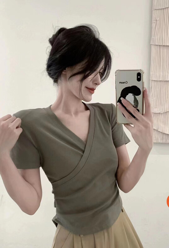 [top] V-neck solid color versatile short sleeve T-shirt (without necklace) 9308# zjy
