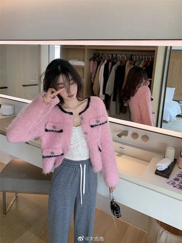 New year in early spring! [MS studio] small fragrance color contrast round neck single breasted short coat 08064# PCZ