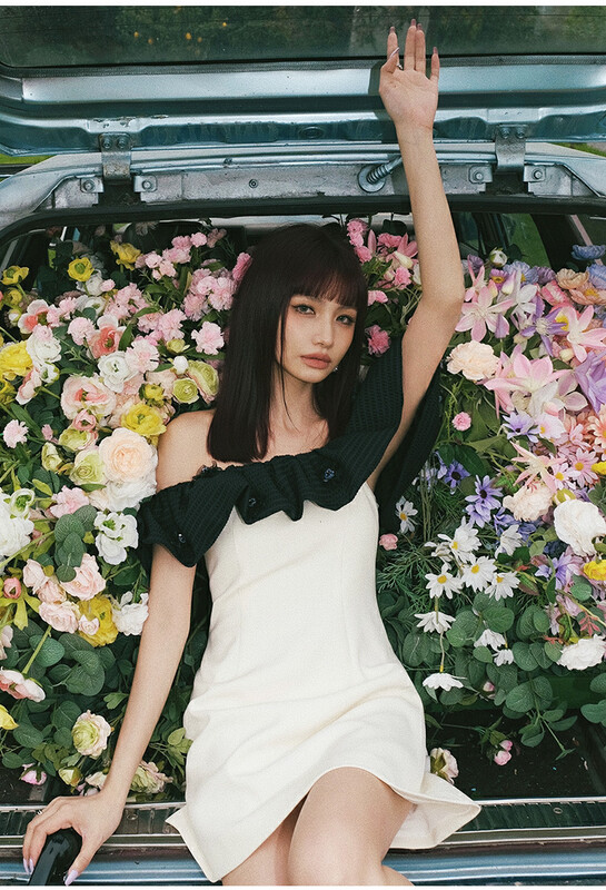 [Alala emelia] niche temperament slim fit off shoulder color contrast black and white dress l1696# JJ