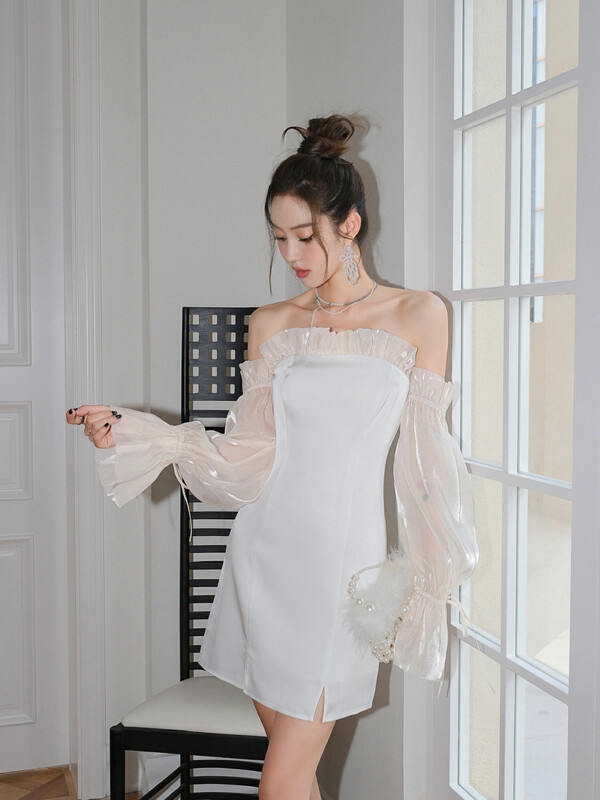 Original price 156.79! New year in early spring! [Alala emelia] off shoulder shiny long sleeve silky dress l1232\jj