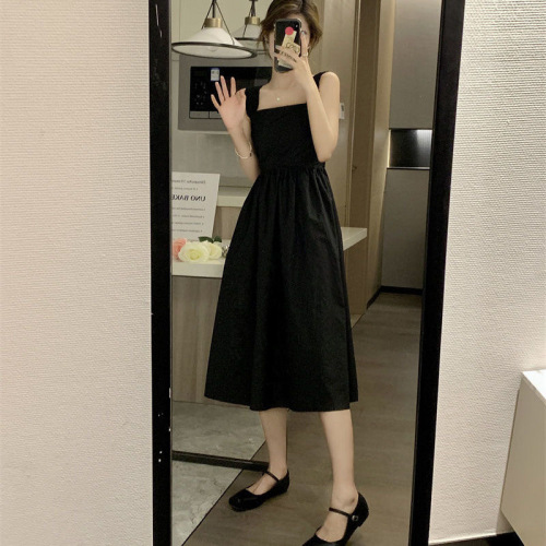 Dress women's summer 2022 new mid length style, slim waist, wearing gas outside, first love suspender skirt