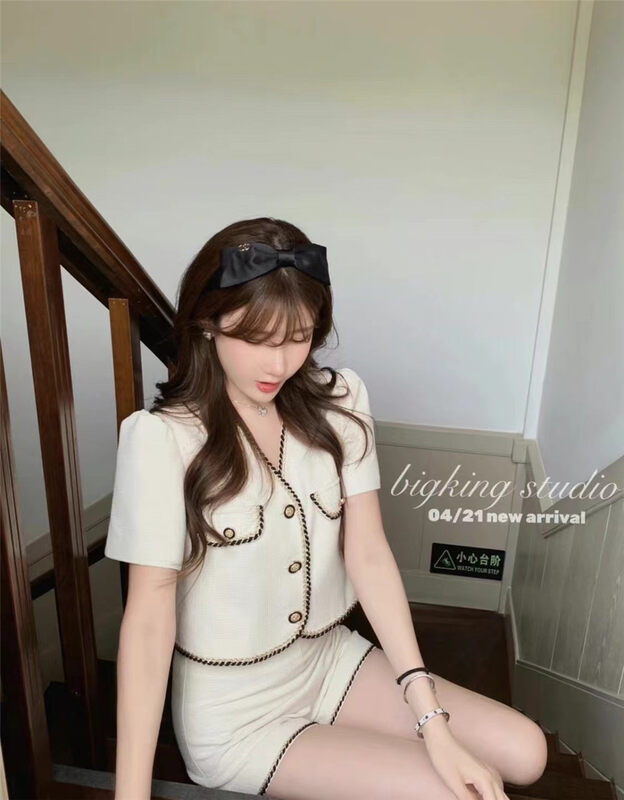 [MS studio] small fragrance color contrast V-neck short sleeved shirt + high waist casual Shorts Set 9150# PCZ