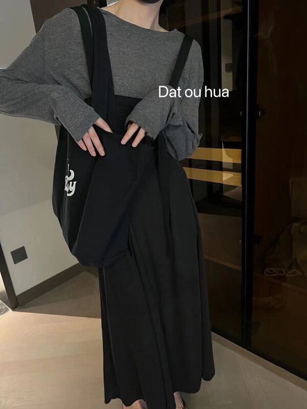 [women] simple loose long sleeve T-shirt + age reducing versatile strap skirt set 5153# zxl