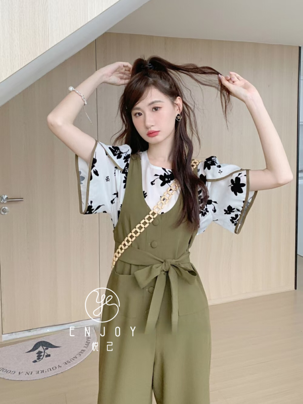 [enjoy · Yueji] Floral Print Blouse + waist lace up and breasted Jumpsuit 9077# PCZ