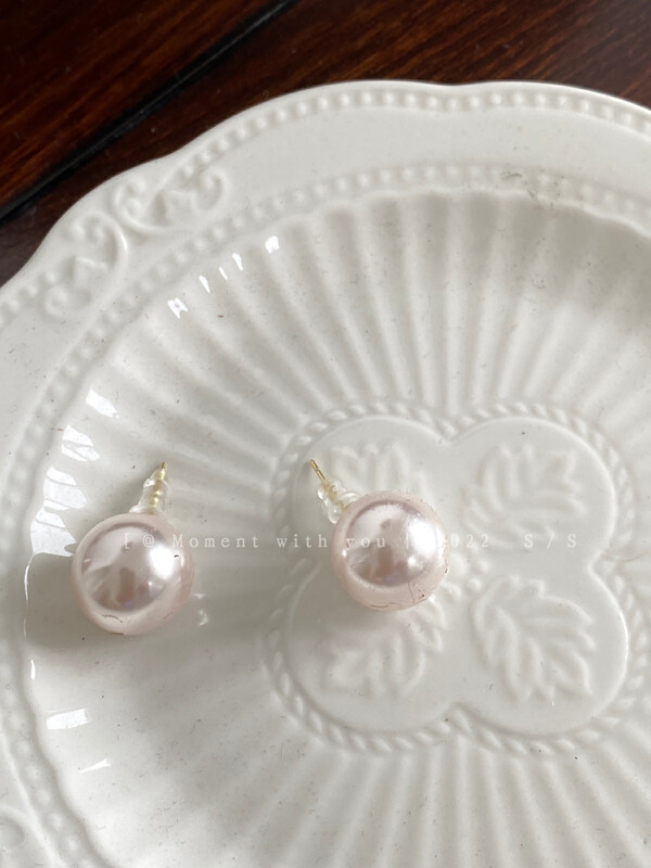 [moment with you] Korean ins pearl retro temperament Earrings (with plush bag) d9216# LSW