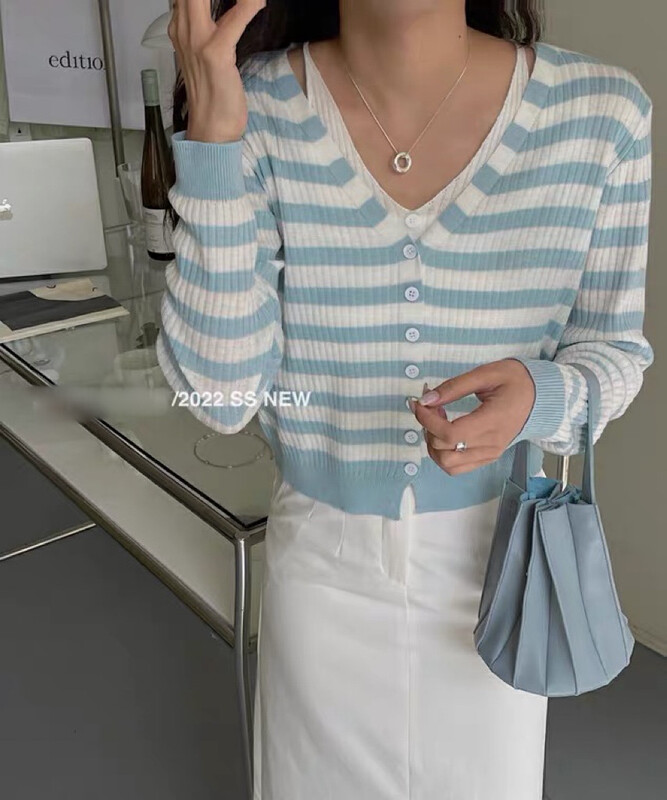 New in early autumn! [Fanfan fan] fake two-piece V-Neck long sleeve sweater 90010# zxx