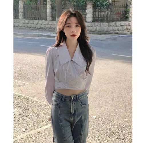 Korean chic sweet spicy high waist design sense of minority Stripe Shirt women's spring 2022 new chic top women's wear