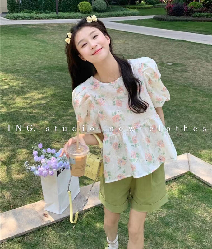 [ing] French round neck bubble sleeve floral small shirt baby top 7956
