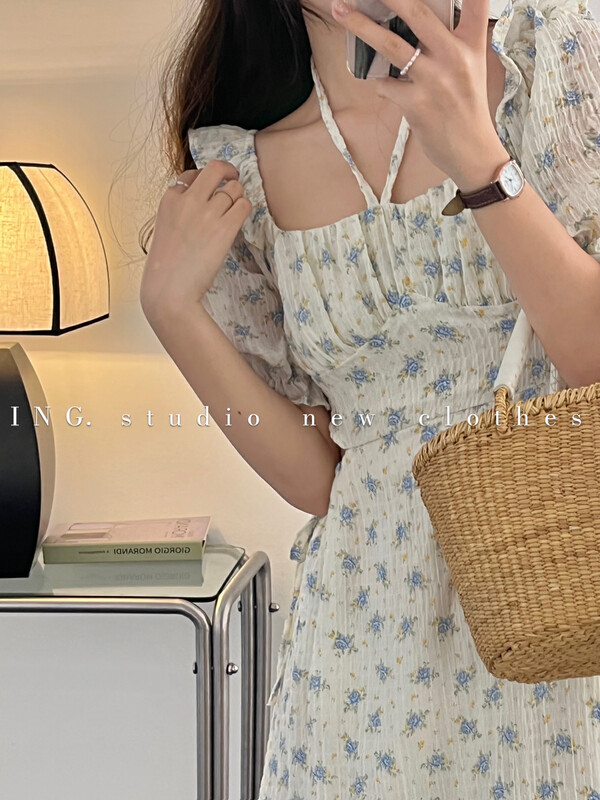 [ing] French temperament gentle and chic floral dress neck design 7947