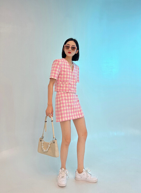 [d.two D2] simple and versatile double breasted blouse + Korean slim plaid skirt set 2206127# zxl