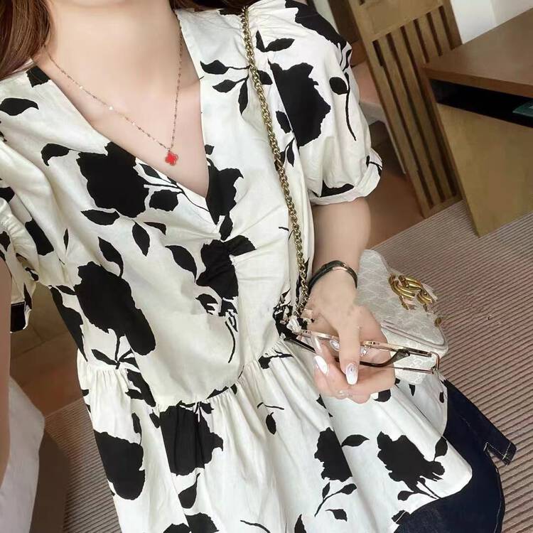 Original price 48.50! [I-D] Korean V-neck ink painting shirt ys8261 \ll