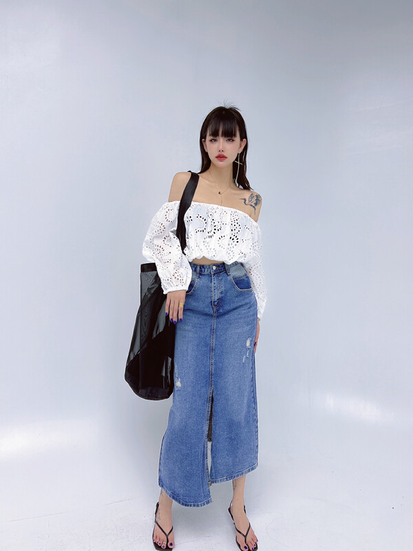 [d.two D2] a line shoulder hollowed out floral shirt 2221262 \zxl