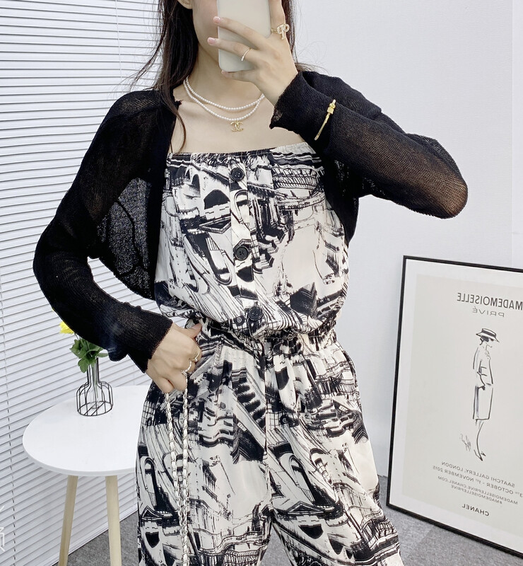 Original price 88.99! [I-D] simple and fashionable sunscreen shirt + Korean style Jumpsuit 6121# ll