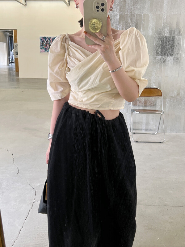 [cottoncandy] French V-neck bubble sleeve shirt 22s637# jhy