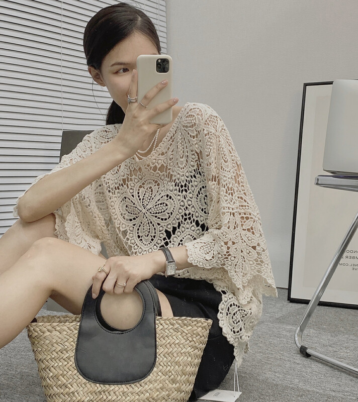 [I-D] Korean round neck embroidered hollow out shirt ys3009 \ll