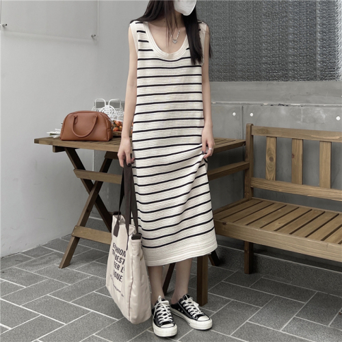 Real price Korean knitted dress striped skirt looks tall and thin high waist skirt children