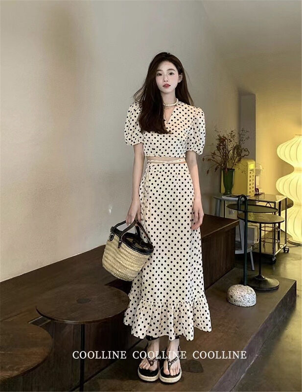 [Linna] casual simple V-neck Polka Dot blouse + Korean slim polka dot skirt set 124671# JJ