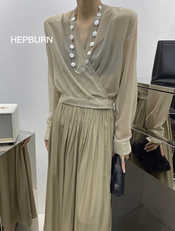 [Hepburn Hepburn] design strap solid color sunscreen shirt 3539 × L