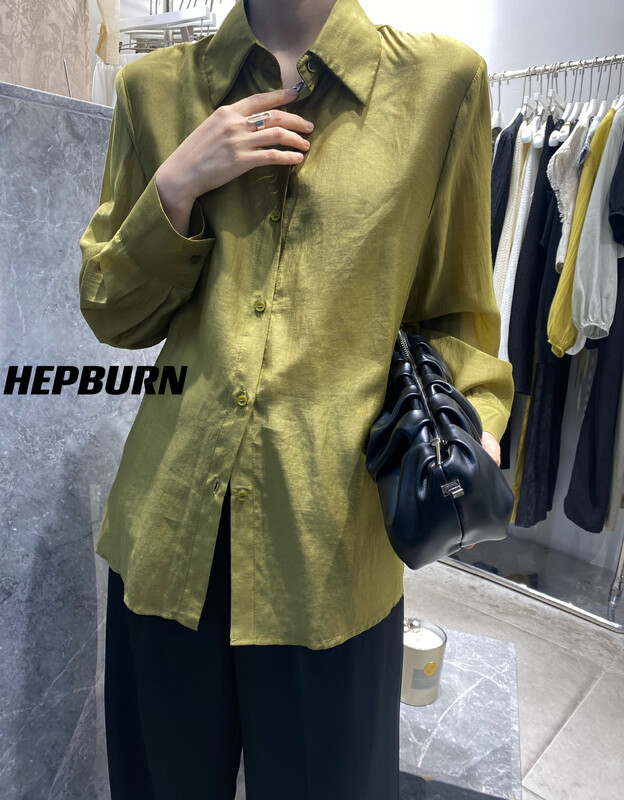 [Hepburn Hepburn] Tencel design back slit bandage shirt h3905