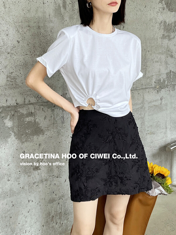 [gracetina Hoo] irregular decorative button design Short Sleeve T-shirt t2199