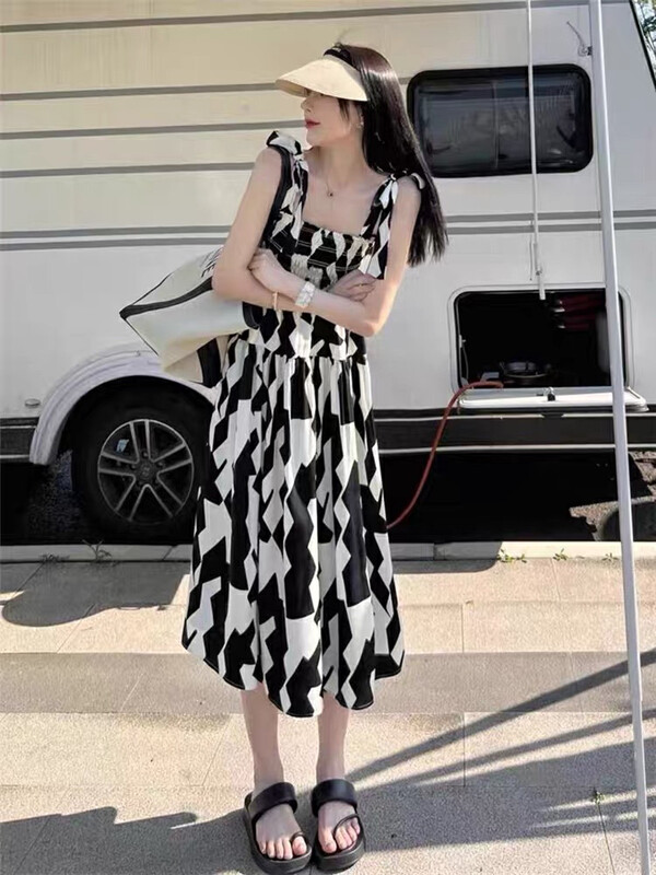 [come and see] geometric figure Korean version foreign style suspender dress 1284\jj