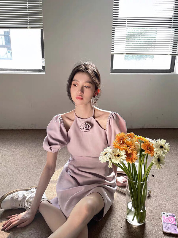 [come and see] French Halter design bubble sleeve waist dress (with detachable flowers) 1391# JJ