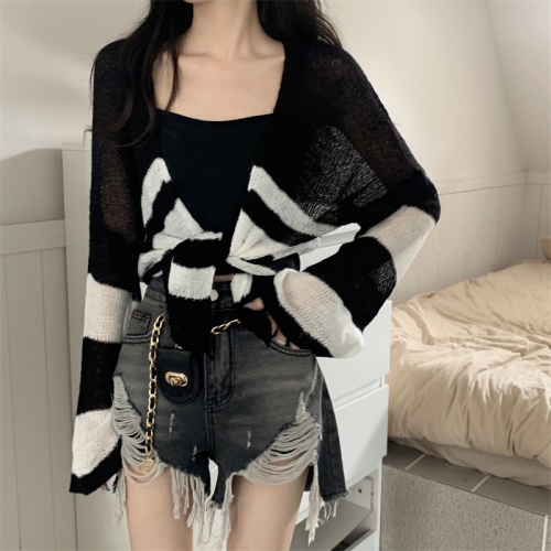 Real shooting, real price, new summer sunscreen clothes, long sleeved loose striped color matching sweater, cardigan