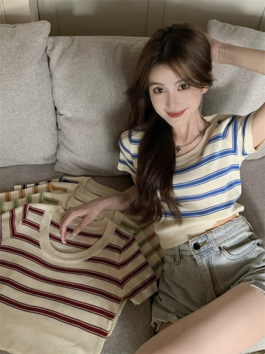 Real shooting, real price, new summer Korean round neck, slim and versatile striped sweater, women's top