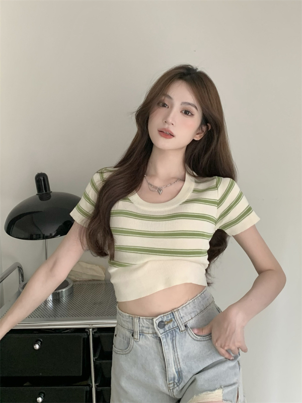 Real shooting, real price, new summer Korean round neck, slim and versatile striped sweater, women's top