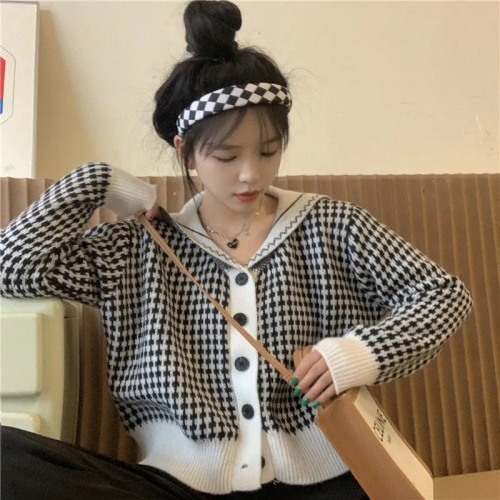 2022 spring and autumn new sweater coat women's design sense top college Japanese department baby collar small knitted cardigan