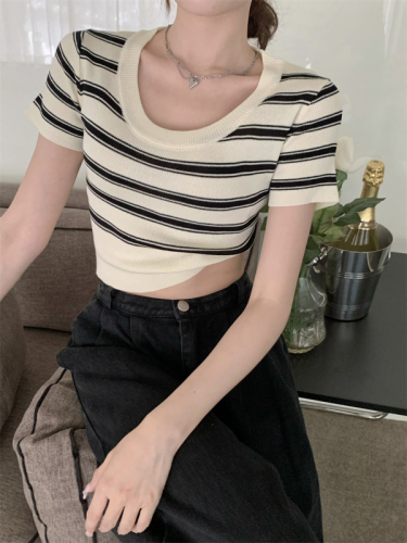 Real shooting, real price, new summer Korean round neck, slim and versatile striped sweater, women's top