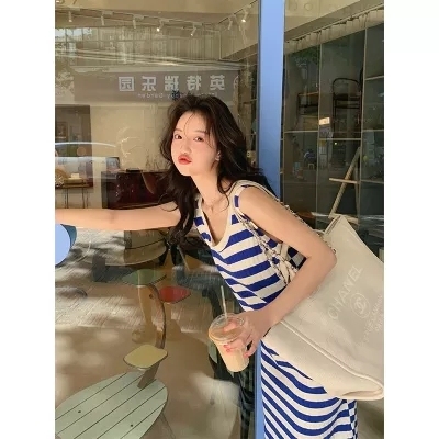 Zhang Beibei ibell's new blue and white Korean striped vest skirt for women's loose and slim skirt