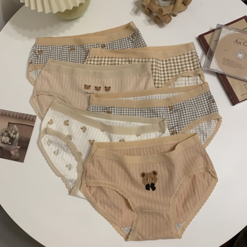 Real auction, real price, cute little bear Plaid underwear, pure cotton hip wrapped middle waist briefs, 3 pieces