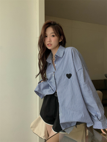 Real price Korean love embroidery long sleeved shirt loose medium length lower body missing Lapel striped shirt