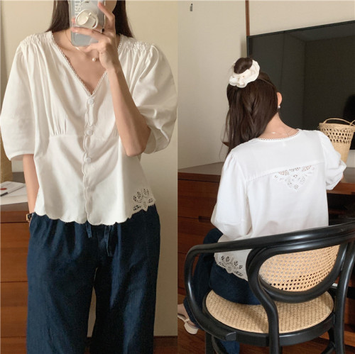 Real price Korean version of high-end embroidery cut cotton linen short sleeved cardigan shirt 2 colors