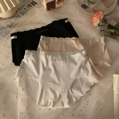 Real price real shot summer ice silk traceless simple girls' underwear pure cotton crotch middle waist women's Underwear 3 Pack