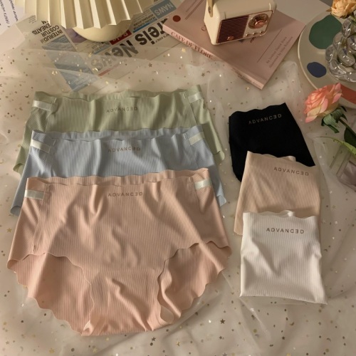 Real price real shot summer ice silk traceless simple girls' underwear pure cotton crotch middle waist women's Underwear 3 Pack