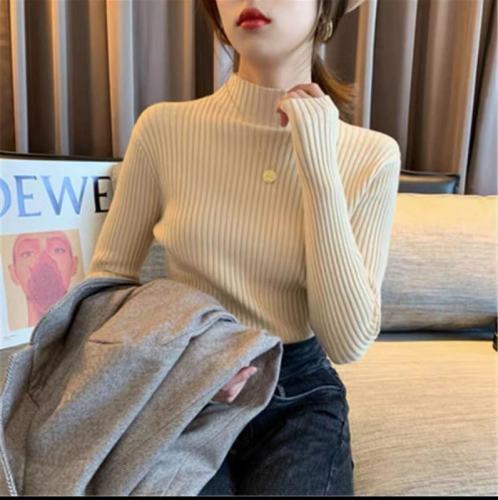 Half high neck sweater for women 2022 new style foreign style tight inside with long sleeves in autumn and winter warm knitted slim bottomed shirt for women