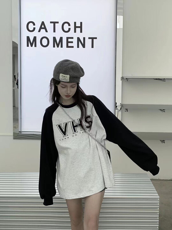 New in early autumn! [Xiaolujia] Letter stitching sleeve large version long-sleeved sweater 80725# WTT