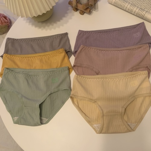 Real price Japanese simple solid color underwear cotton crotch mid-waist briefs 3 packs