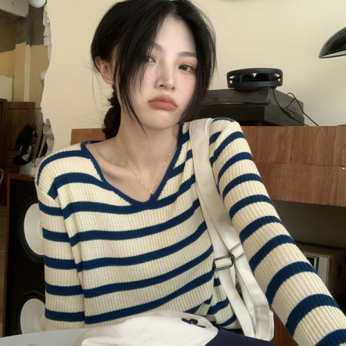 V-neck striped knitted sweater women's western style inner summer  new bottoming shirt design sense niche long-sleeved top