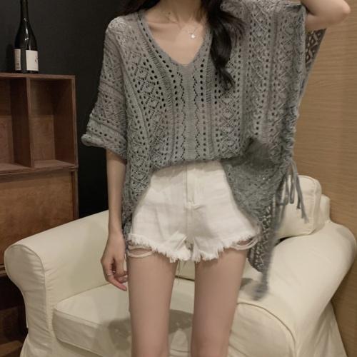 Real auction real price early autumn Korean version hollow lace-up top knitted vest wool hollow blouse loose female
