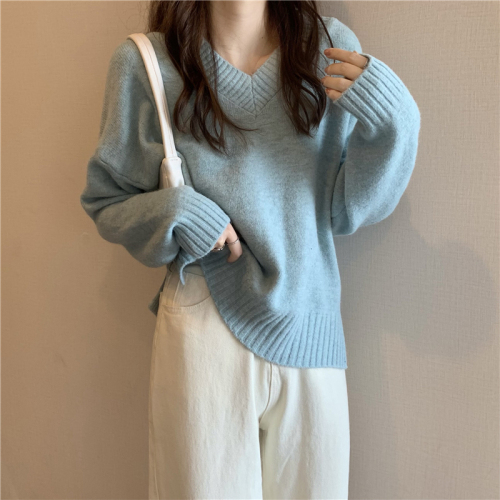 Autumn and winter gentle bottoming sweater women's 2022 new Korean version v-neck all-match lazy wind pullover loose knitted sweater